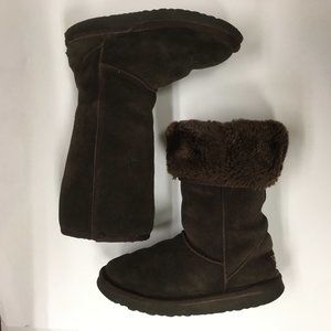 UGG Tall Classic Boots.  Size Wms 6.  Sheepskin.